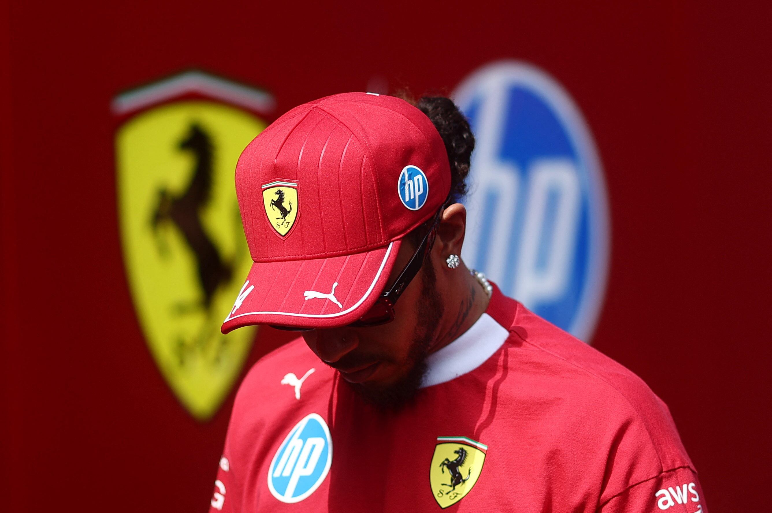 Ferrari en Crisis: Leclerc Enfurecido y Hamilton Atónito