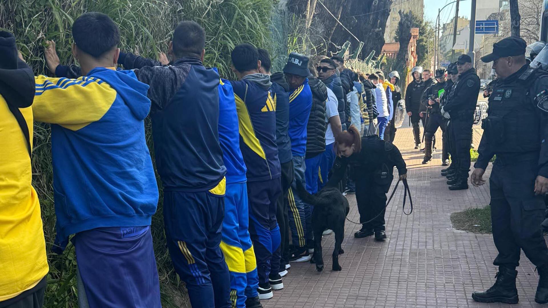 Boca-Banfield: operativo deja dos prófugos arrestados y 50 trapitos demorados