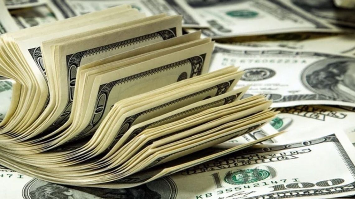 El blue avanzó cinco pesos en la rueda del martes y la referencia de tarjeta se mantiene como el valor más caro del día