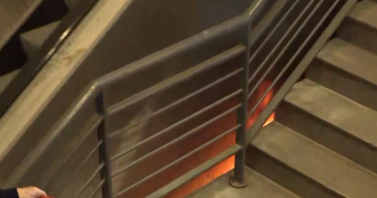 Incendio en Constitución: evacuaron la estación por fuego en una escalera mecánica y hubo un herido