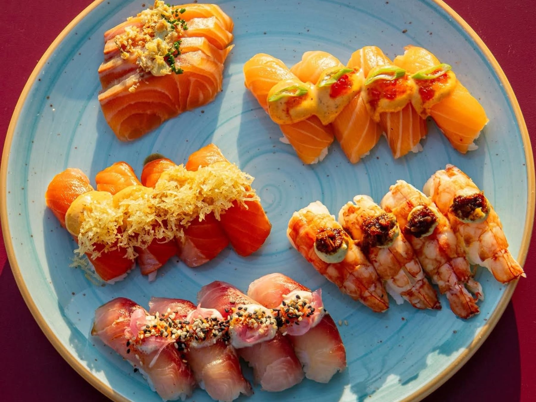 Ikebana se instala en Palermo Soho con una carta que cruza sushi, ramen y gyozas bajo formato de izakaya