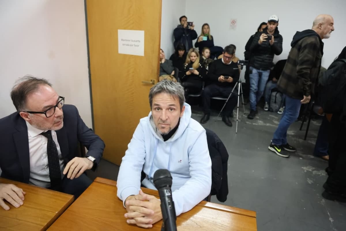 La defensa de Contardi llevó la condena por abuso contra Prandi a la puerta de la Suprema Corte bonaerense