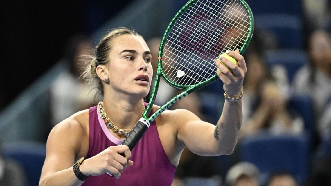 Sabalenkazo en su estreno en Pekín: la bielorrusa despachó a Zarazúa y va por Bartunkova