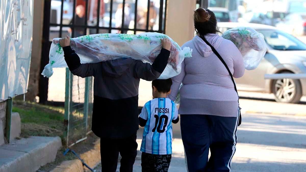 Chivito del norte neuquino y trucha patagónica: el Mercado Concentrador abre dos sábados con una venta especial que vale la pena agendar
