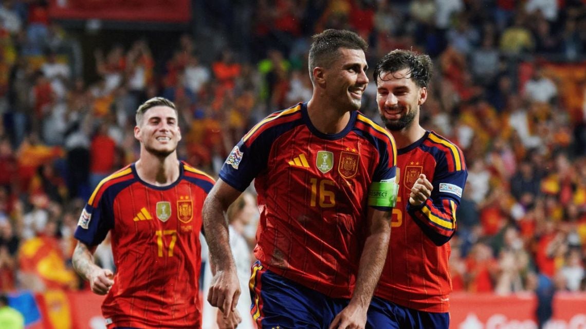Oviedo lo vio otra vez: España se sacó de encima a Chequia con gol en el descuento y mantiene el pleno de victorias