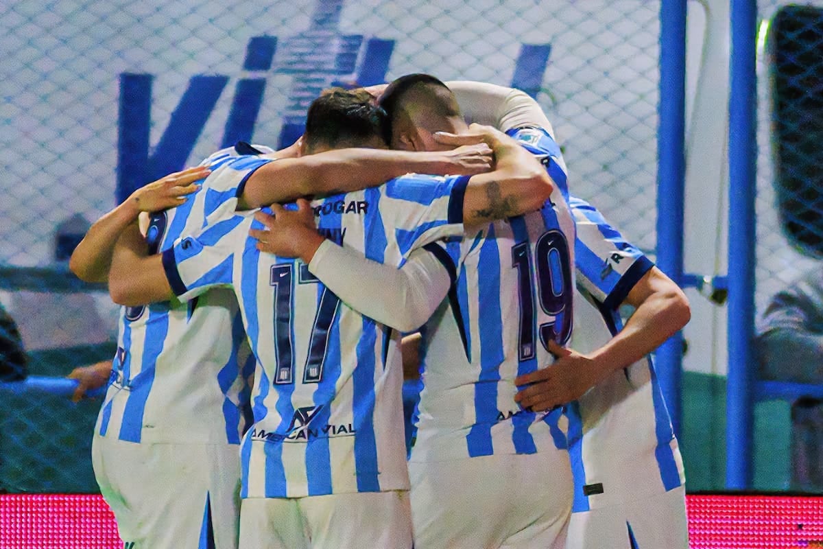 Racing se floreó en Río Cuarto y arrancó el ciclo Romero con una victoria clave