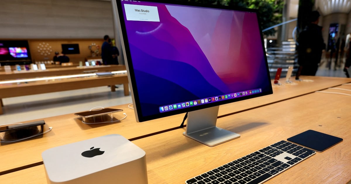¿Te quedaron cortos los 256 GB? Hay una llave para sacar hasta 12 GB de Apple Intelligence de tu Mac