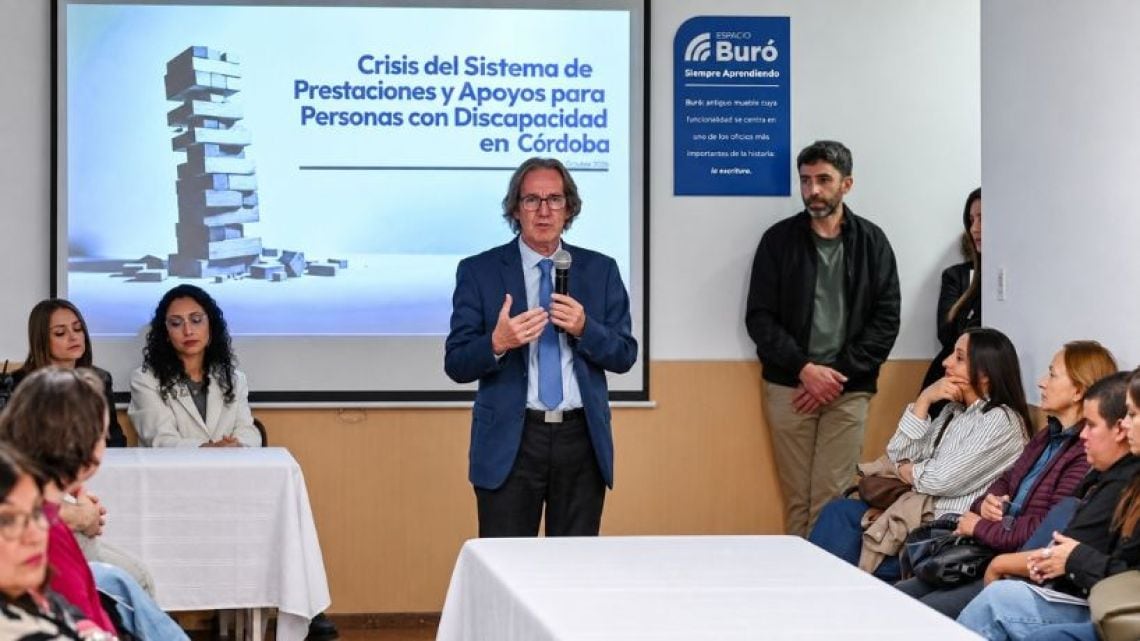 Discapacidad en Córdoba: un informe de la Defensoría retrata meses de espera para terapias, prótesis y medicamentos