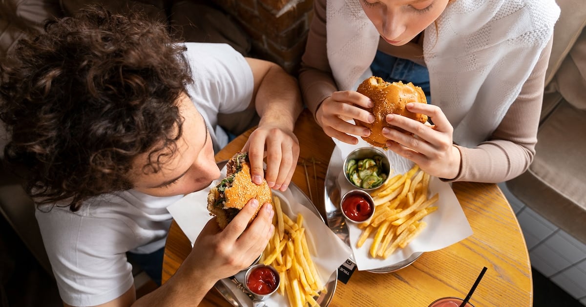 Una milanesa con papas fritas y un plato de lentejas: la pelea que la ciencia no esperaba en la mesa