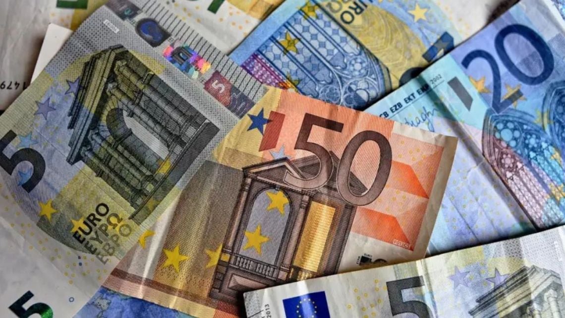 El euro blue cerró a $1.832,75 y quedó $67,75 por encima de la pizarra del Banco Nación