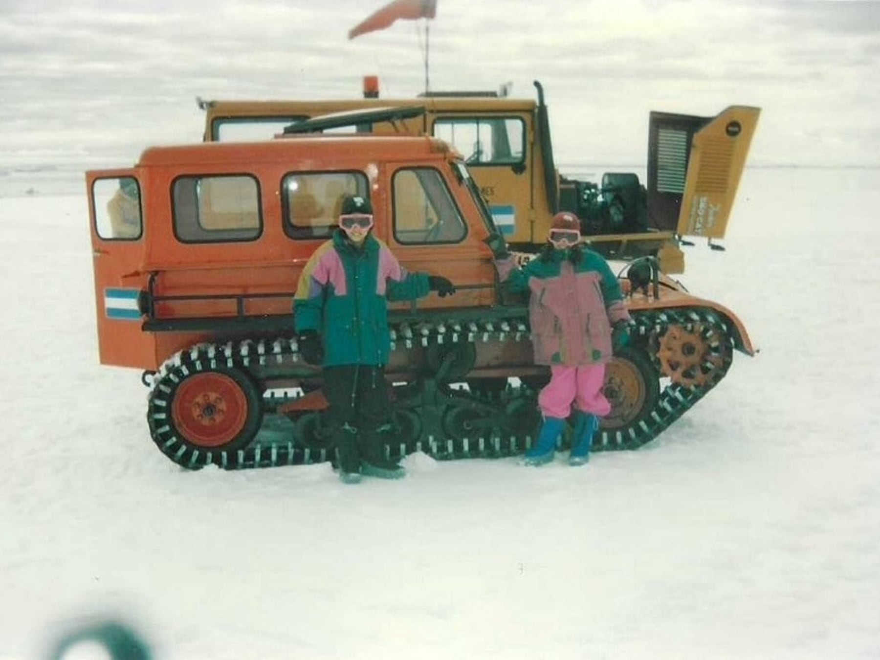La chica que se cayó al hielo de la Antártida y hoy cuenta esa historia en un libro
