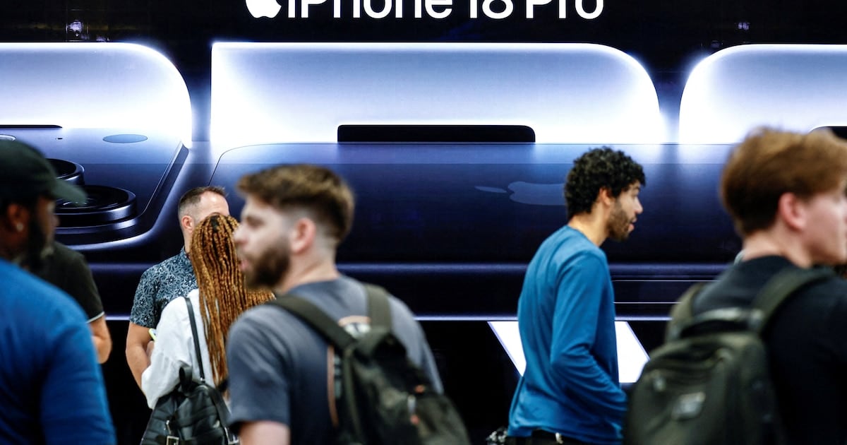 El precio del iPhone 18 Pro se le volvió en contra a Apple: pidió recortar hasta un 20% de los pedidos de piezas para octubre