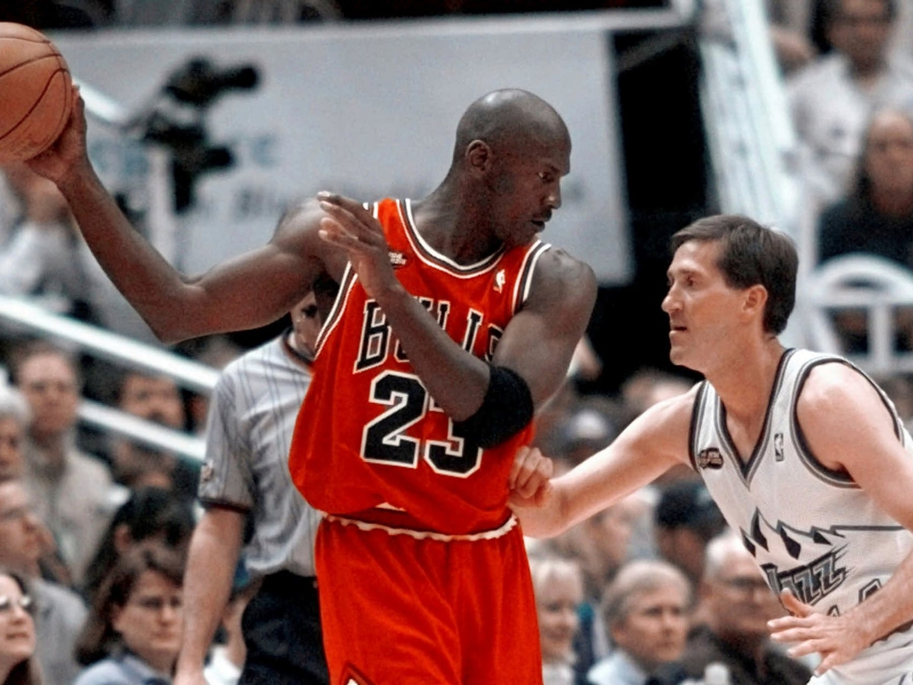 Pagan una fortuna por la remera con la que Jordan aplastó a Utah en las Finales del 98: nuevo récord