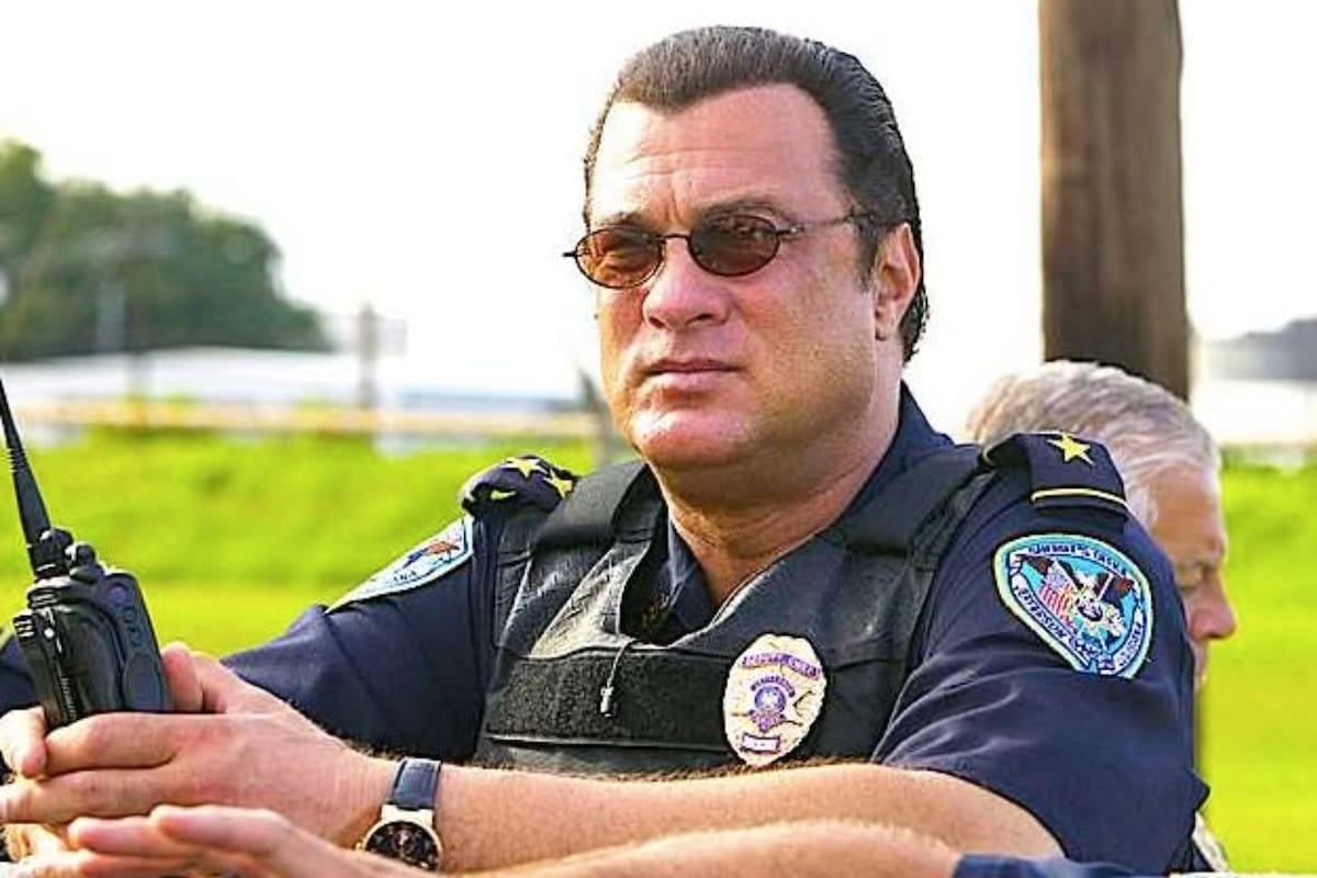 Steven Seagal se calzó la placa en Texas y dejó el set de Hollywood en el olvido