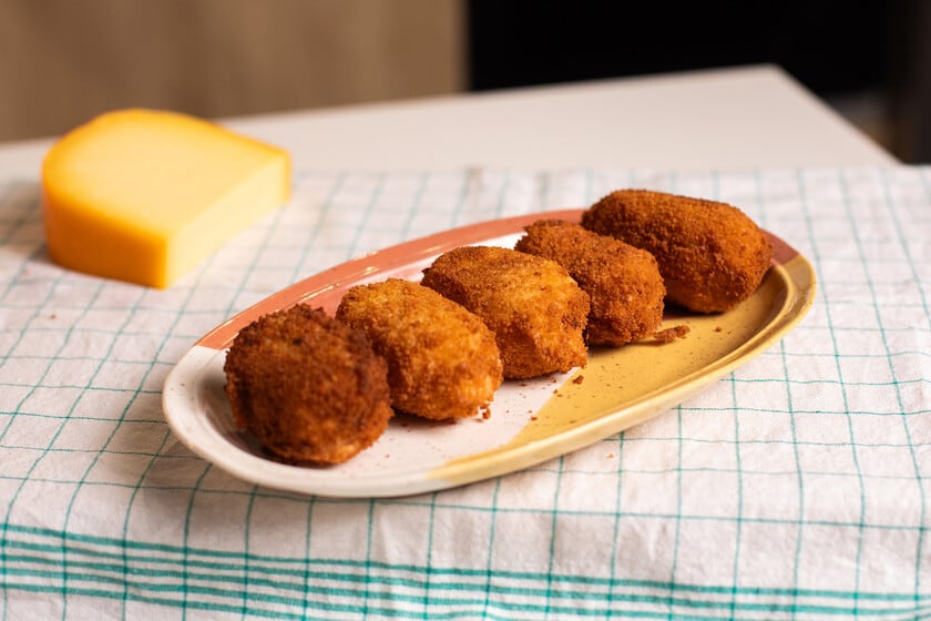 La croqueta que le ganó a la bechamel: calabaza, parmesano y un golazo del gouda fundido