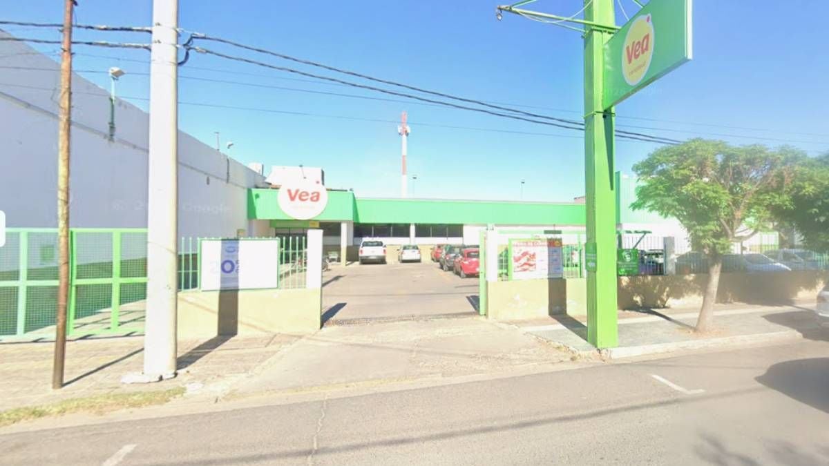 Dejó la bici con candado en el estacionamiento de un supermercado y se la robaron: la Justicia confirmó la multa al comercio
