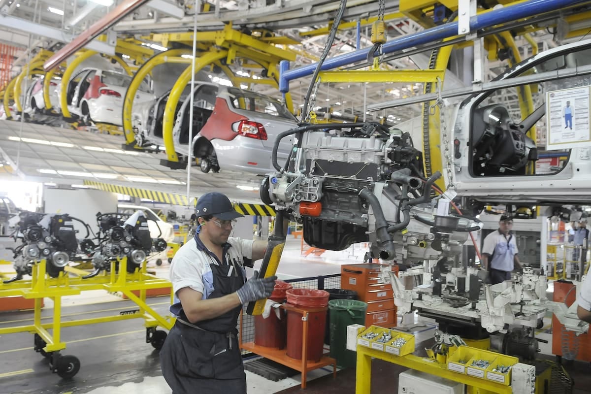 La industria operó al 58,5% de su capacidad en agosto y volvió a quedar por debajo de la marca de 2025
