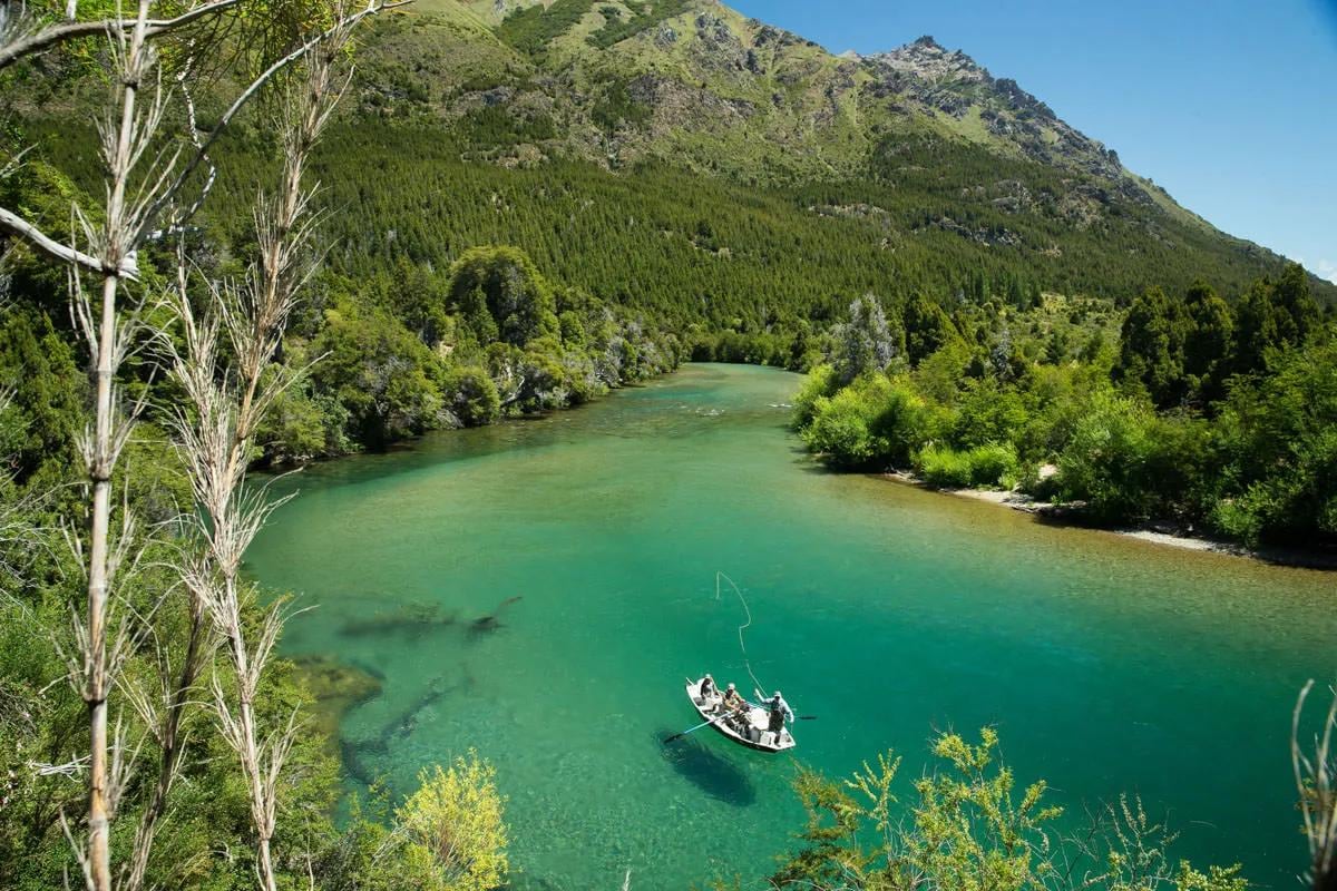 A rodar el reel: Neuquén ya vende los permisos para la temporada de pesca que se viene y los valores que hay que tener en el radar