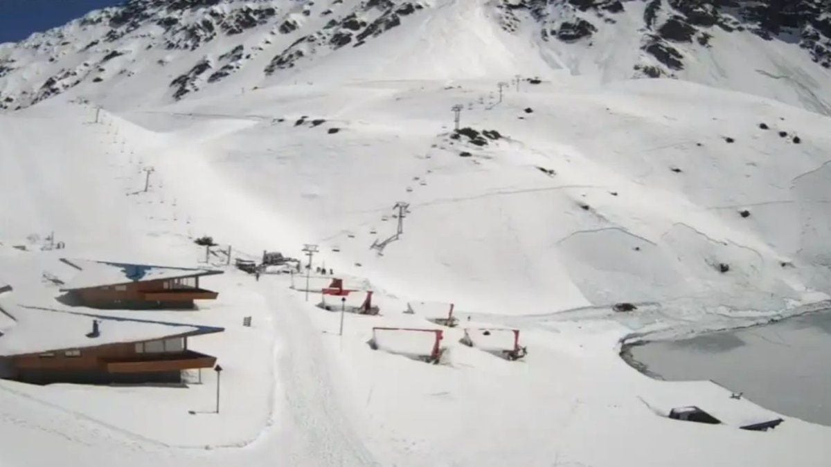 Avalancha en la cordillera chilena: tres muertos y cuatro heridos tras un deslizamiento cerca del centro de esquí Portillo