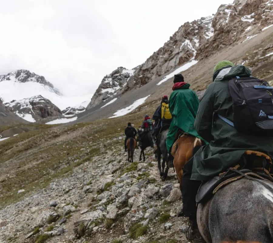 La Vega, el rincón de Caviahue donde los nietos del abuelo que llevaba a sus hijos a caballo reabren una tradición con códigos nuevos