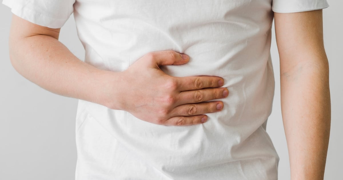 Una década de pistas guardadas en la sangre: lo que el sistema inmunitario avisa antes de que estalle la enfermedad inflamatoria intestinal