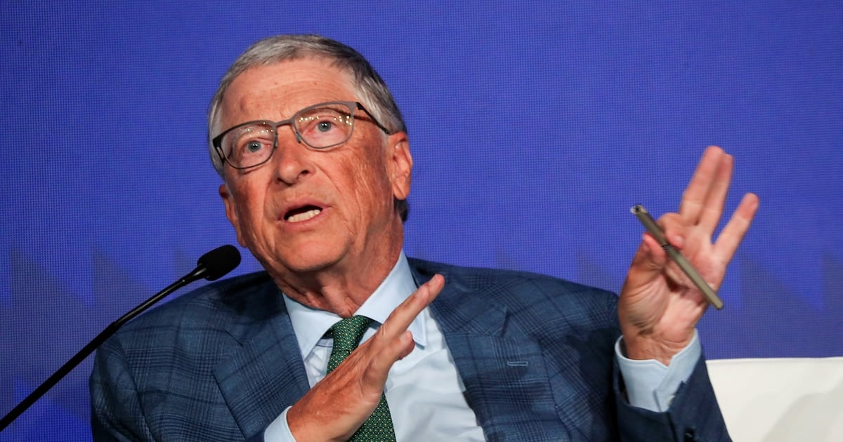 Bill Gates dice que la IA es un cambio evolutivo y pide que los gobiernos la regulen antes de que sea tarde