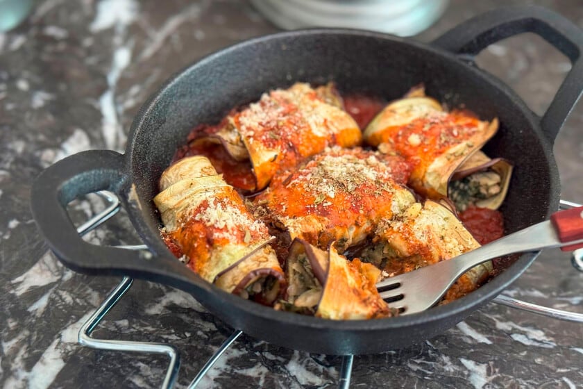 Berenjena en rodajas finas, relleno vegetal y gratinado al horno: una preparación simple para resolver en menos de treinta minutos