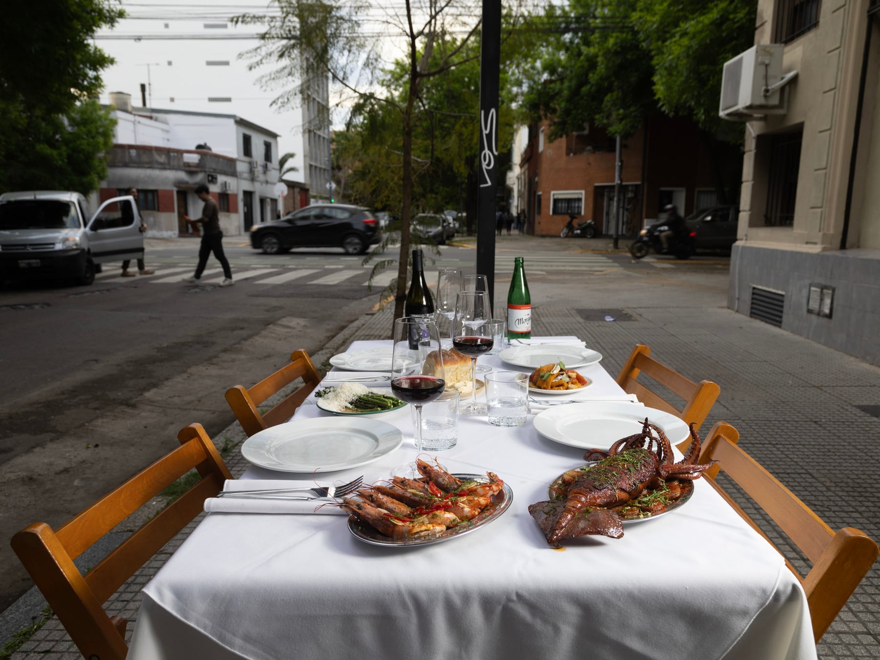 Villa Ortúzar se reconfigura como polo gastronómico: alquileres más bajos y locales amplios atraen a nuevos emprendedores