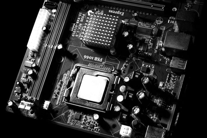 Placas con aire de desenho animado: GIGABATE lleva el anime al interior de la PC