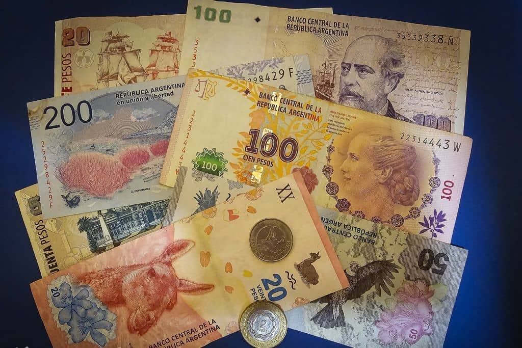 El dólar arranca el lunes estable y la inflación mensual sube al 1,9%