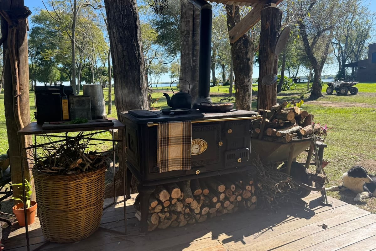 Istilart mantiene viva la tradición de la cocina a leña en Tres Arroyos