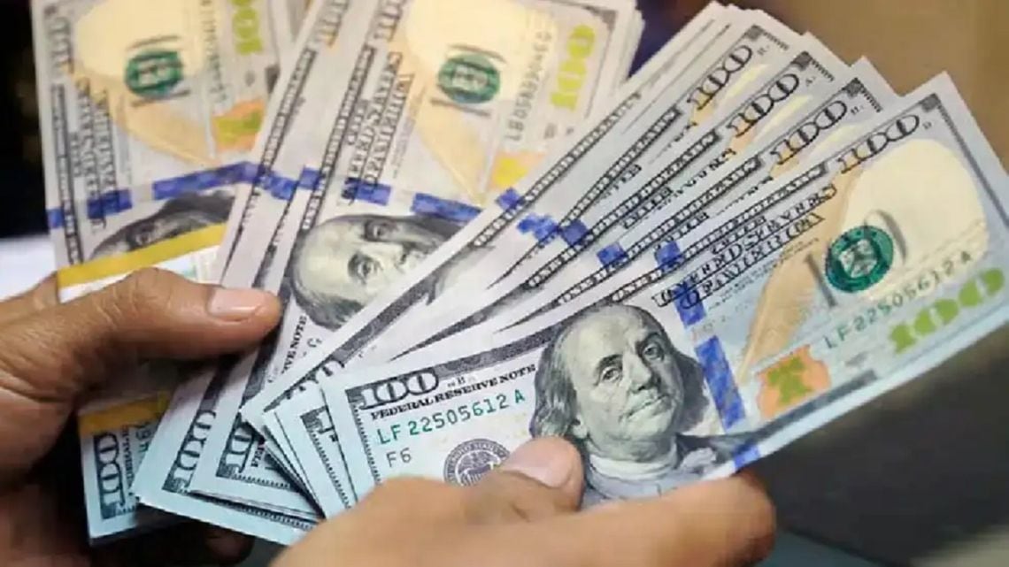 El dólar informal terminó en $1.575 y el contado con liquidación superó los $1.670