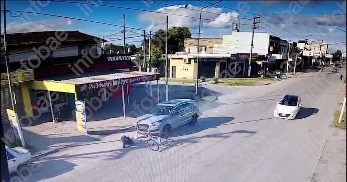 Un jubilado quedó detenido tras atropellar a un adolescente en Guernica: investigan una picada